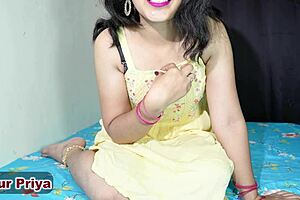 Desi teen masturbates to orgasm for boyfriend