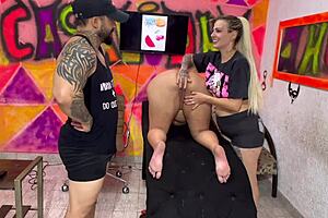 bbw babe gets her big ass tattooed and licked all over 😍