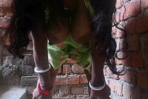 Telugu Hot Young 18+ Girl Hot Romance In Bathroom