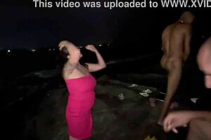 Levei a putinha pra mamar eu e meus amigos no arpoador! 😈