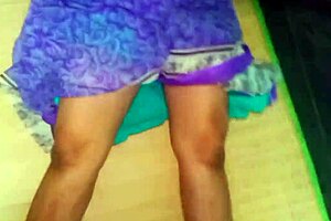 desi sary aunty big boobs pressing in man