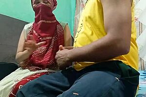 Mumbai Marathi Muslim Woman Enjoys Marathi Passion