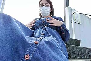 A married woman masturbates outdoors and feels pleasure