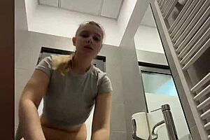 wow, amateur bbw gets creampie fingering pussy close up outdoors