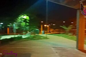 Essa gostosa safada faz sexo na rua e quase n�o aguentou a rola enorme