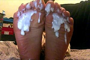 18 year old latina creamed foot worship - webcam