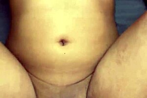 delivery boy receives an alternative offer for the parcel instead of cash