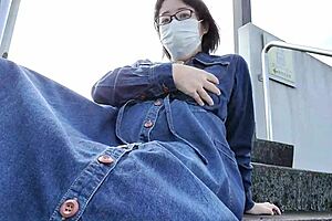 A married woman masturbates outdoors and feels pleasure