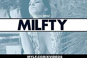 mature milf feels intense pleasure rewarding helpful guy with hardcore fucking