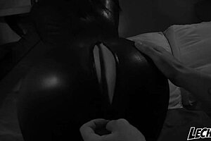 i'm pamela sanchez, fucking a hairy pussy in leather and mask