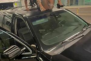 squirting all over memphis while getting fucked doggystyle outdoors, clothes ripped