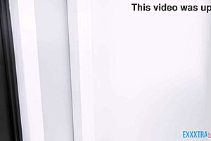 the best friend paisley paige and jmac have a hardcore blowjob and cumshot 😏