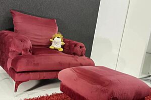 two amateur college girls come for a fake photo shoot turns into porn casting with erotic movie director