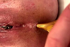 anal masturbate with gold high heels fingering asshole juicing pussy riding asshole on heels