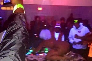 Did cherise roze strip at queens super lounge halloween party in phila pa?