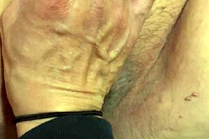 Rubbing the juiciest pussy