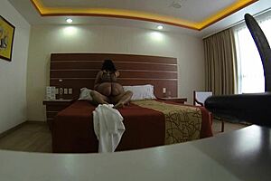 Mi novia venezolana y su enorme trasero mi nalgona