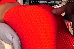 I couldn't believe she gave me a massage with a cum load inside her dripping pussy