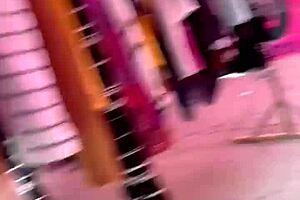 look at her in those jeans at the tianguis!