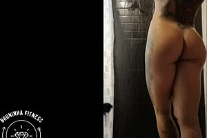 Redhead SHAVES Pussy in SHOWER, Leaves It SMOOTH