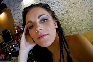 Jordanne says, 'I'm fucking the bar's owner tonight'