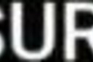 essa puta dando na frente da esposa, engole toda a porra desse coroa