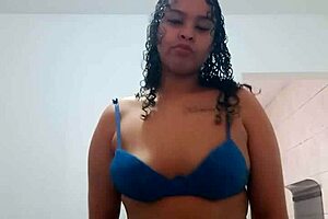 Hot latina feels orgasm from pussy licking