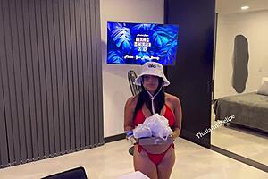 Pareja Tiene Sexo En La Cabaña De Vacaciones Ella Tiene Una Cara Muy Dulce