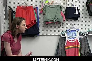 Tristan Summers Fucks Officer Giovanni Francesco In Office