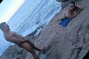 Conheci Uma Baixinha Gordinha E Sexy Na Praia De Nudismo Nao Perca Esse Video Veja Ate Final Olha O Que Aconteceu