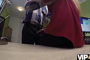 vip4k lagente scopa la rossa dai grossi seni isabella lui perche ha davvero bisogno di soldi