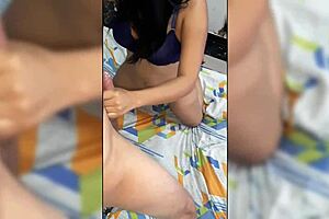 friend's mature lady gets licked