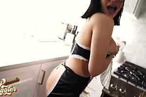 gave my maid the biggest tip shes ever had