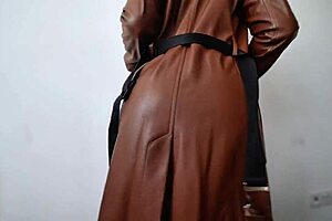 Her Colombian stepsister rides hard on the sly with passion.