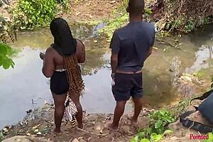 Outdoor Stroll With Babe Fuck Her In The River Yard