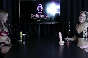 Teve Que Tirar A Roupa No Jogo Do J� Fez E Ela Mostrou Seus Lindos Peitos E A Buceta - Sofie Lollipop Transsexual Sheer Red