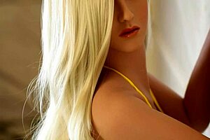 i love being a blonde bbw love doll milf with huge tits