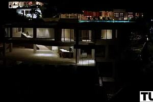 Tushy anal-loving yoga babe gets tight ass filled in debut