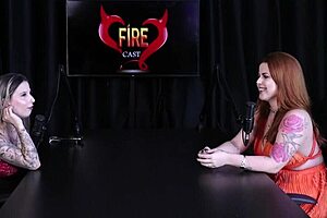 Ruiva safada shows huge tits after confessing exhibitionist life and carnival plans 😏