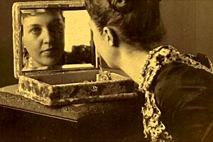 Vintage lesbians explore two centuries of lesbian love with muff diving