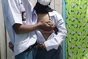 student celebrates graduation with boyfriend