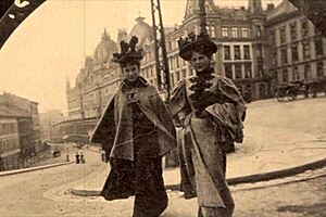 Vintage lesbians explore two centuries of lesbian love with muff diving