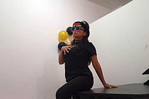 i'm bored at work and inserted a butt plug to get aroused as an office slut