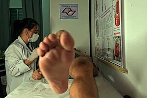 Patient gets huge erection in front of sexy nurse 😳