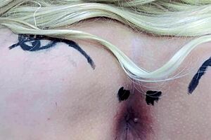 Mentes Maliciosas Vão Dizer Que É Um Cu Rosinha Chupando Pirulito Completo No Sheer E Red