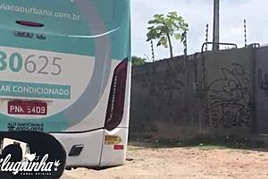 novinha masturbates in uber and ends up giving her ass