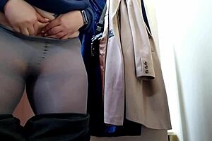 Mature stepmom fucks horny wet pussy in fitting room