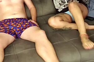 meu meio-irmão me pegou pelo c e não parou até gozar dentro