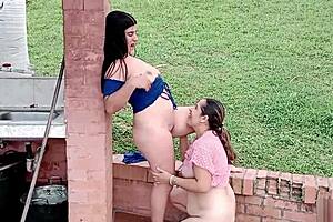 el sexo matutino apasionado e �ntimo conduce a lamiendo de cerca el co�o