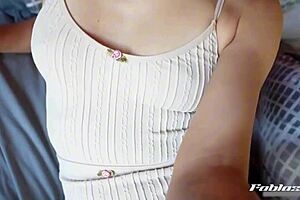 Enjoy my body while I masturbate and cum - Spanish.